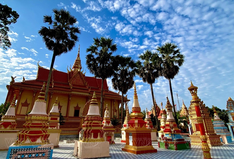 Quan Âm Phật Đài - Ngôi Chùa Linh Thiêng Bên Biển Đông