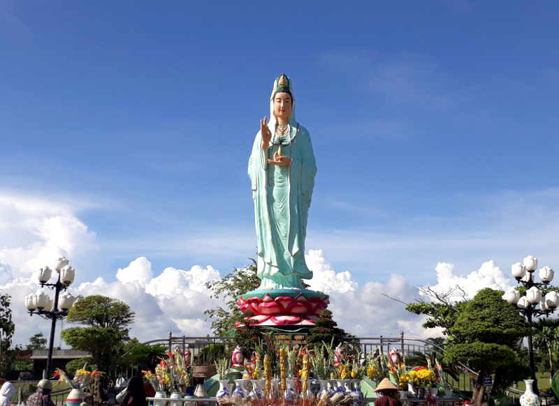 Quan Âm Phật Đài - Ngôi Chùa Linh Thiêng Bên Biển Đông