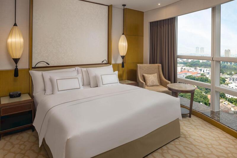 Tour đêm nhà tù Hỏa Lò, nơi giới trẻ tìm về hồn thiêng đất nước