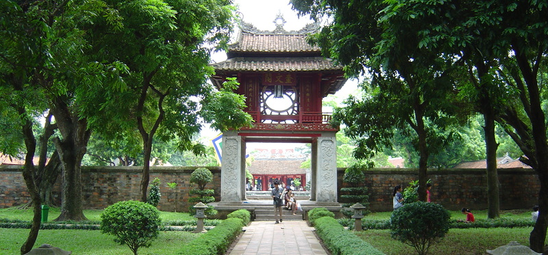 Trải nghiệm tour đêm Văn Miếu độc lạ, hấp dẫn