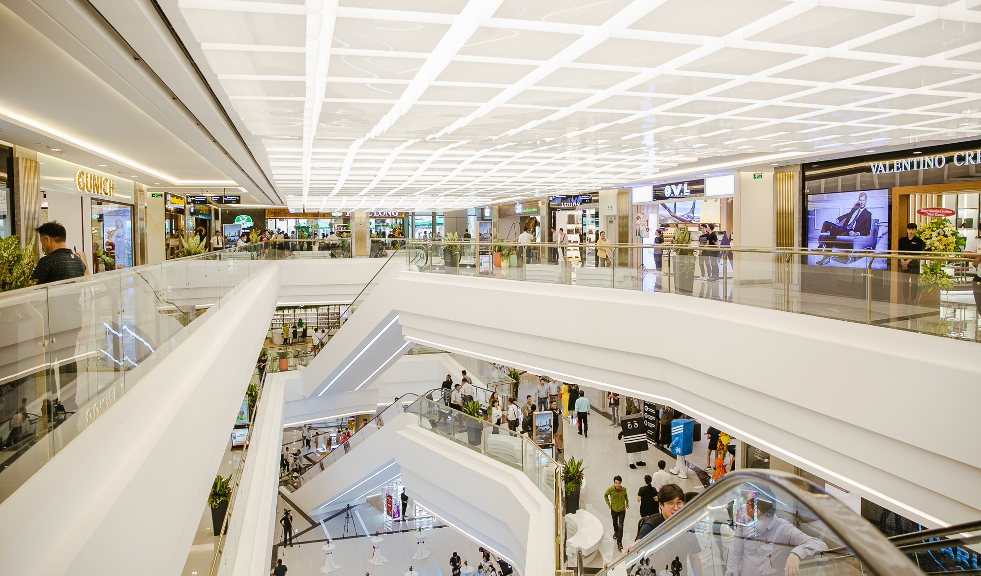 Review Landmark 81 Skyview: bảng giá chi tiết và địa điểm vui chơi, ăn uống