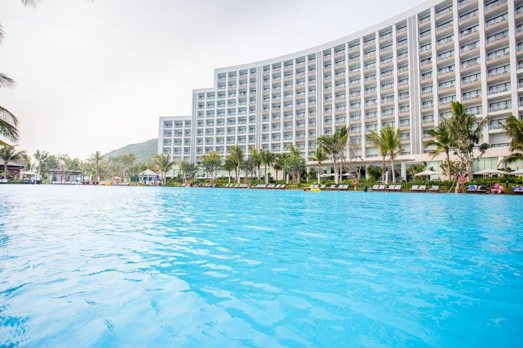 Review chi tiết Vinpearl Resort & Spa Nha Trang Bay