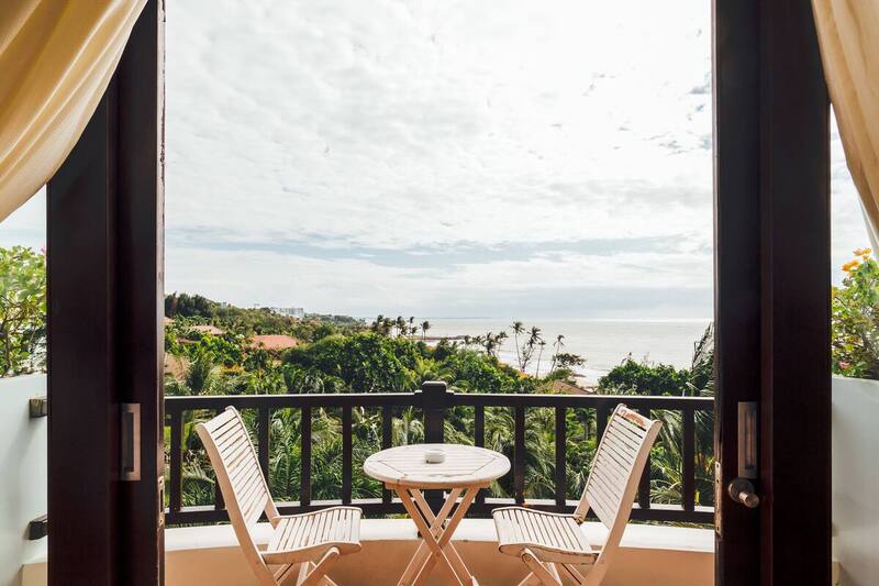 Lotus Muine Resort & Spa - "Quốc hoa" nở giữa lòng nắng gió