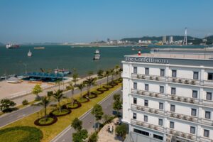 The Confetti Hotel - Nơi dừng chân lý tưởng bên bờ Vịnh Hạ Long