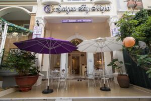 Sai Gon By Night Luxury Hotel - tôn vinh vẻ đẹp hiện đại