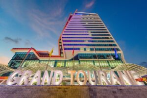 Trải nghiệm nghỉ dưỡng sang trọng tại Khách sạn Grand Tourane Đà Nẵng