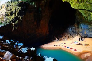 Kinh nghiệm du lịch Hang Én Quảng Bình mới nhất 2022