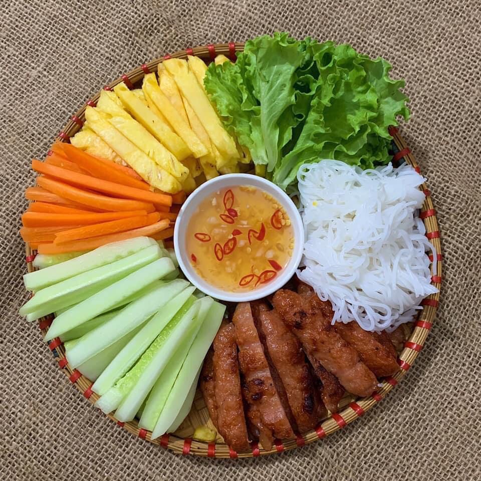 Top 18 quán nem lụi Huế thơm ngon chuẩn vị bạn nên thưởng thức