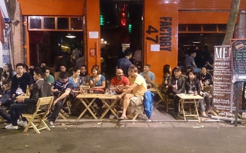 Top 15 quán pub Hà Nội náo nhiệt thu hút giới trẻ