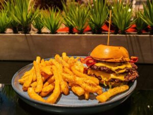 Top 20 nhà hàng & quán hamburger gần đầy ngon ở Hà Nội