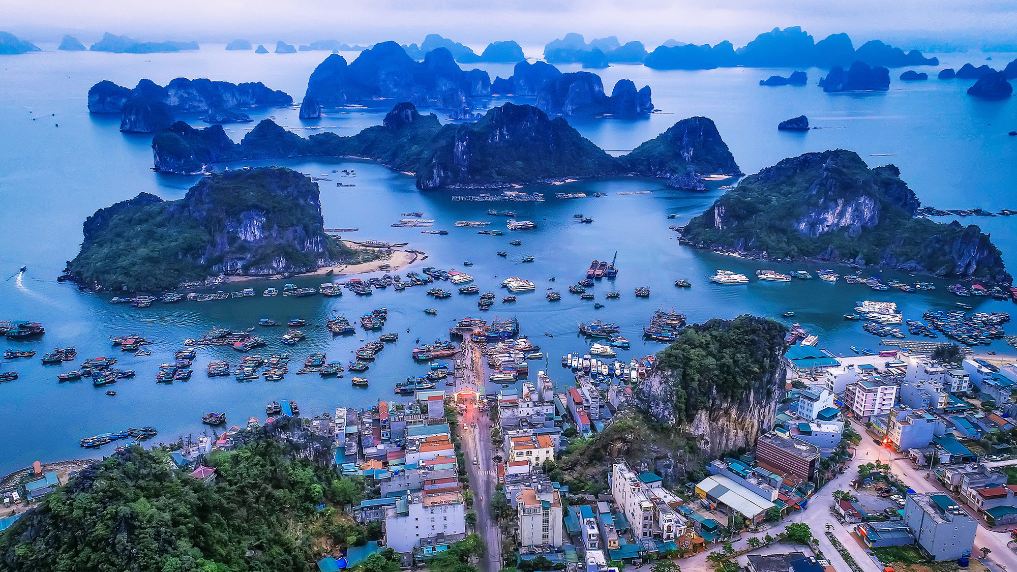 Top 10 địa điểm du lịch Vân Đồn Quảng Ninh hấp dẫn nhất