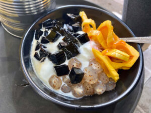 Top 12 quán chè gần đây ngon nổi tiếng nhất Hà Nội không thể bỏ qua