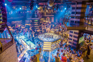 Top 20 quán bar Hà Nội sang xịn và sôi động, được yêu thích nhất