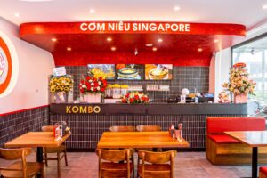 Review nhà hàng Kombo Sầm Sơn - Không gian thưởng thức món cơm niêu Singapore tuyệt vời
