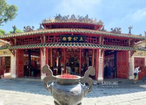 Lăng Ông Bà Chiểu - Góc bình yên cổ kính nhất Sài Gòn