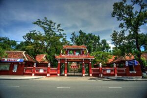 Trường Quốc học Huế - Ngôi trường cổ kính bên sông Hương