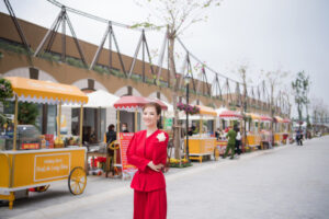 Phố đi bộ Pont De Long Bien - Điểm đến giải trí ngay Hà Nội